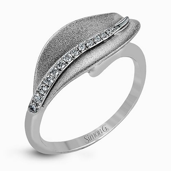 Leaf Design Right-Hand Ring